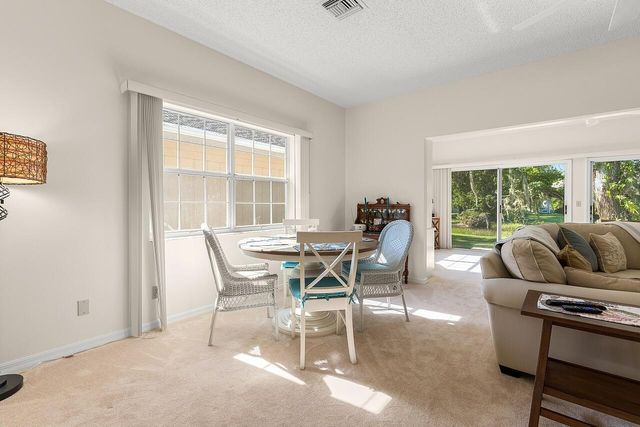 431 Tamarind Place, Vero Beach, FL 32962