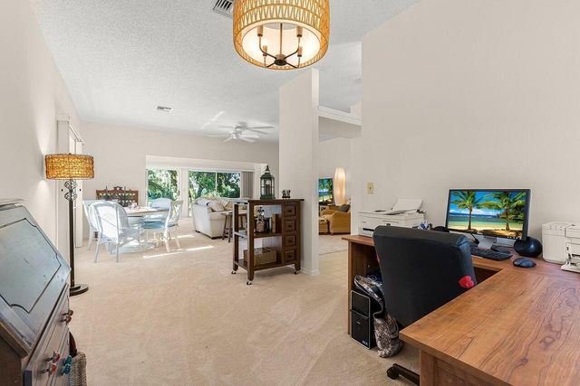 431 Tamarind Place, Vero Beach, FL 32962