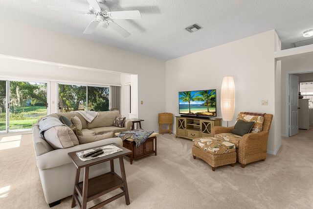 431 Tamarind Place, Vero Beach, FL 32962