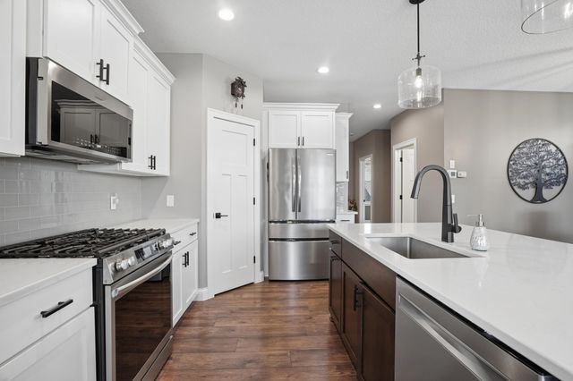 4614 Landmark Drive NE, Saint Michael, MN 55376