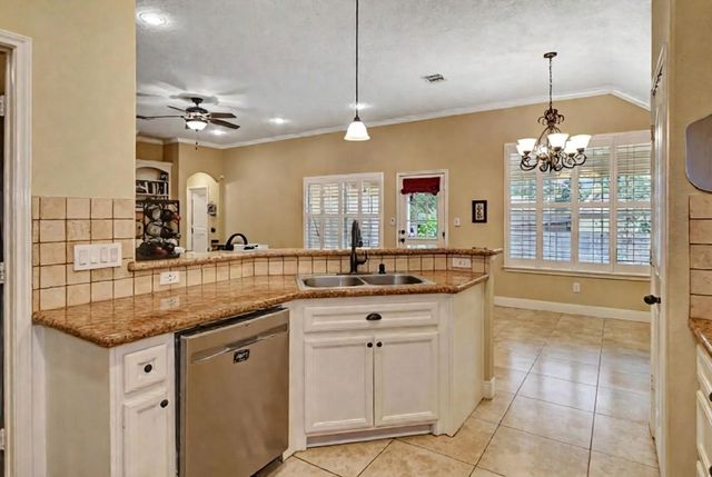 11807 Briarwood Lane, Montgomery, TX 77356