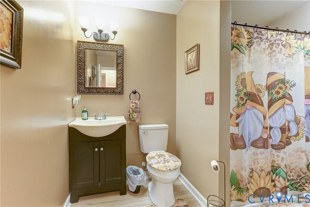 9689 Shannon Hill Rd, Louisa, VA 23093