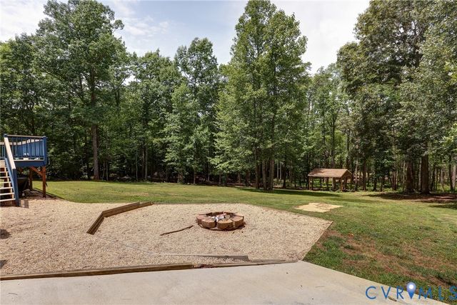 9689 Shannon Hill Rd, Louisa, VA 23093