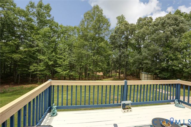 9689 Shannon Hill Rd, Louisa, VA 23093