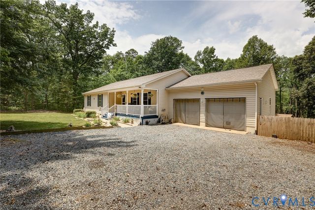 9689 Shannon Hill Rd, Louisa, VA 23093