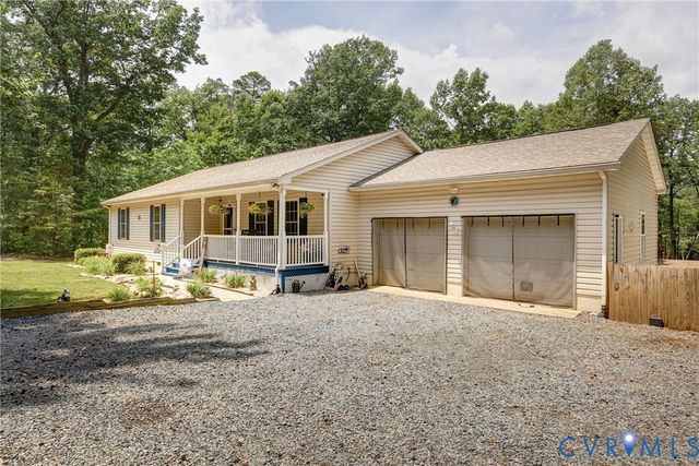 9689 Shannon Hill Rd, Louisa, VA 23093