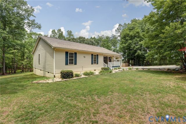 9689 Shannon Hill Rd, Louisa, VA 23093