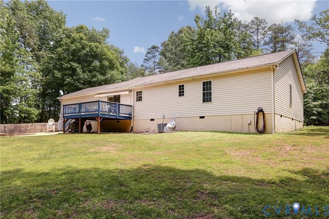 9689 Shannon Hill Rd, Louisa, VA 23093