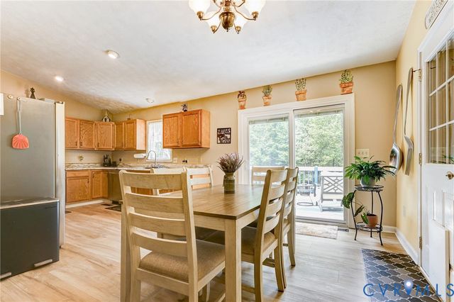 9689 Shannon Hill Rd, Louisa, VA 23093
