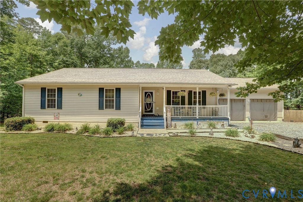9689 Shannon Hill Rd, Louisa, VA 23093