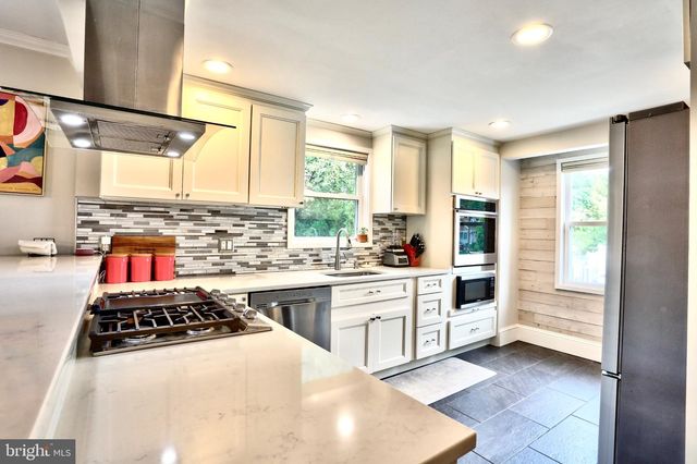 101 E WAYNE TER, Collingswood, NJ 08108