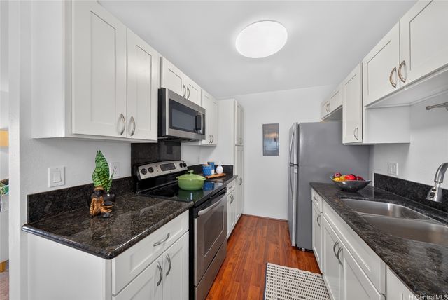 94-1073 Kepakepa Street E5, Waipahu, HI 96797