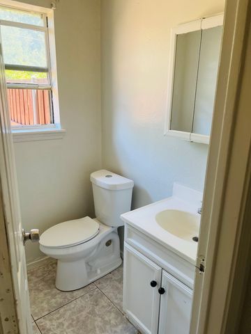 6320 Midway Road C, Springtown, TX 76082