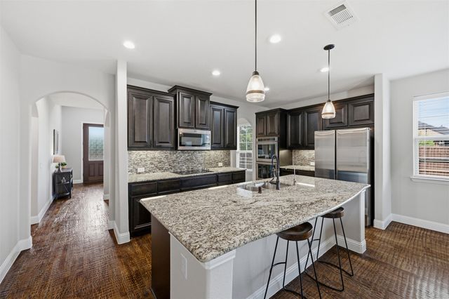 1215 The Trails Drive, Blue Ridge, TX 75424