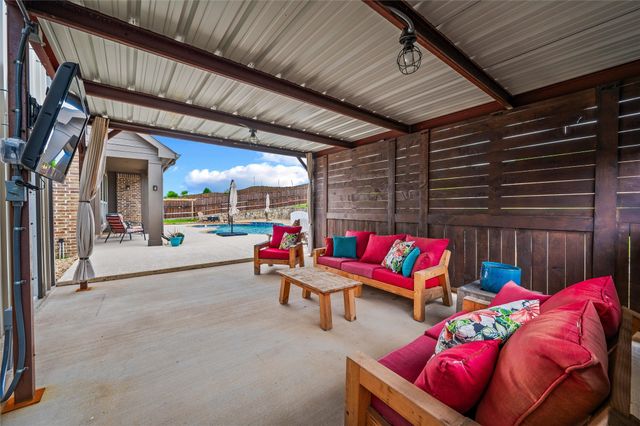 1215 The Trails Drive, Blue Ridge, TX 75424
