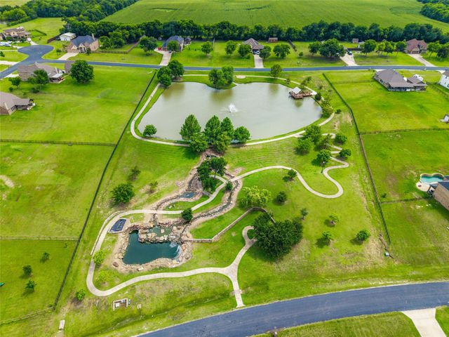1215 The Trails Drive, Blue Ridge, TX 75424