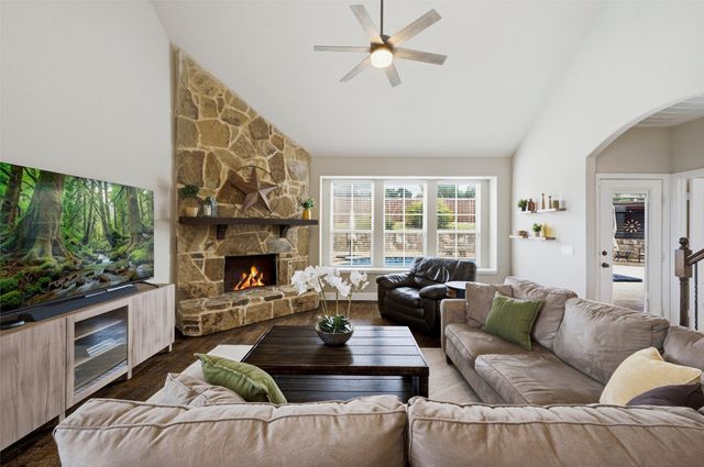 1215 The Trails Drive, Blue Ridge, TX 75424