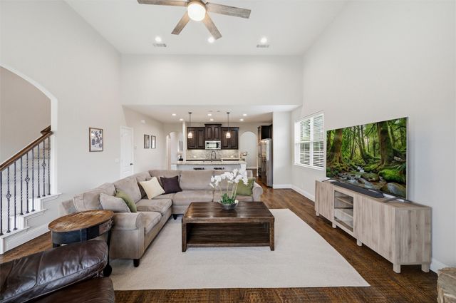1215 The Trails Drive, Blue Ridge, TX 75424