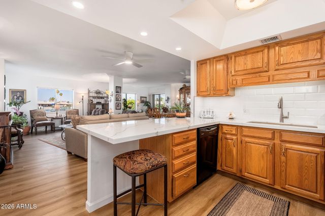 10330 W THUNDERBIRD Boulevard C114, Sun City, AZ 85351