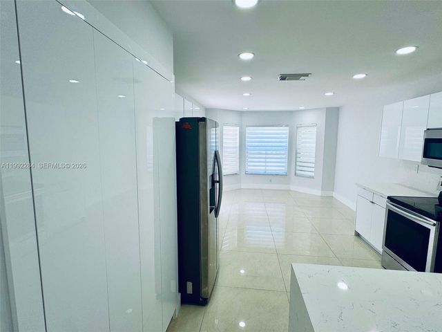 5002 SW 35th Ter, Hollywood, FL 33312