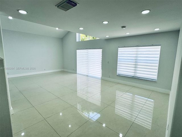 5002 SW 35th Ter, Hollywood, FL 33312