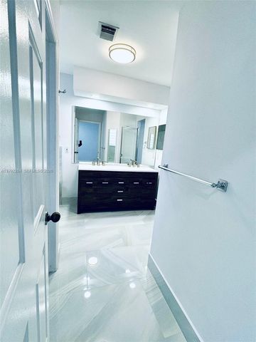 5002 SW 35th Ter, Hollywood, FL 33312