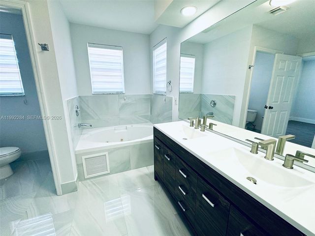 5002 SW 35th Ter, Hollywood, FL 33312