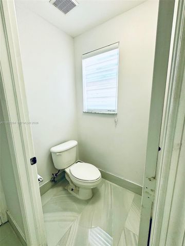 5002 SW 35th Ter, Hollywood, FL 33312