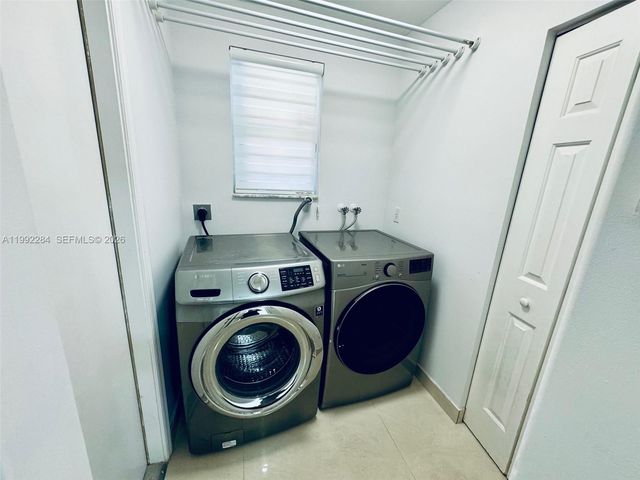 5002 SW 35th Ter, Hollywood, FL 33312