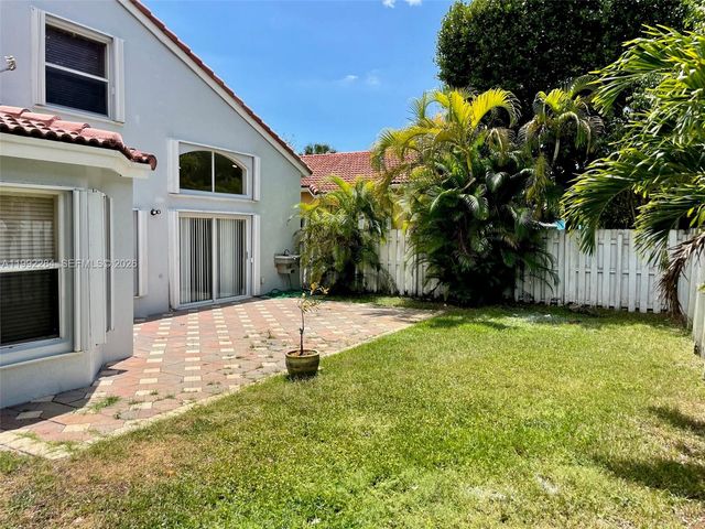 5002 SW 35th Ter, Hollywood, FL 33312