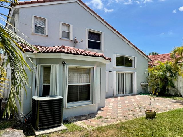 5002 SW 35th Ter, Hollywood, FL 33312