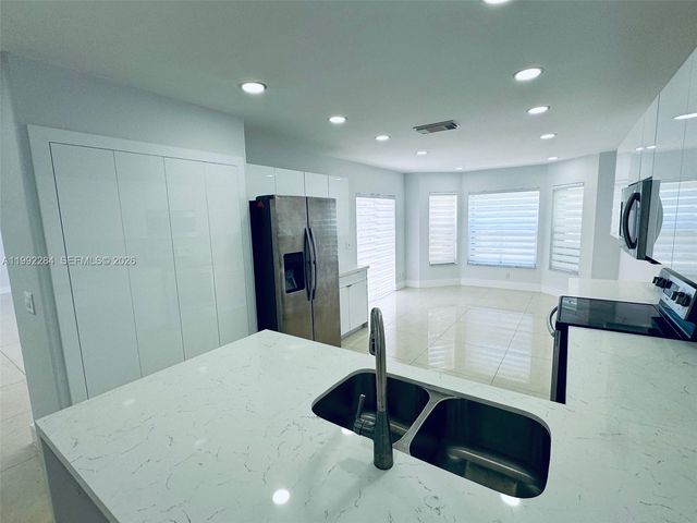 5002 SW 35th Ter, Hollywood, FL 33312