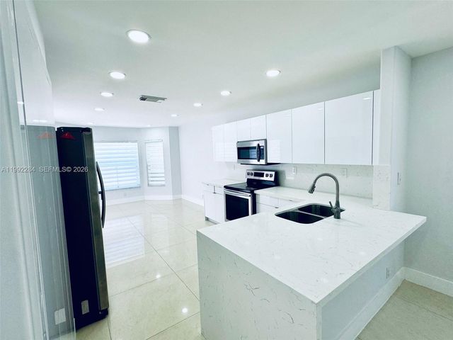 5002 SW 35th Ter, Hollywood, FL 33312