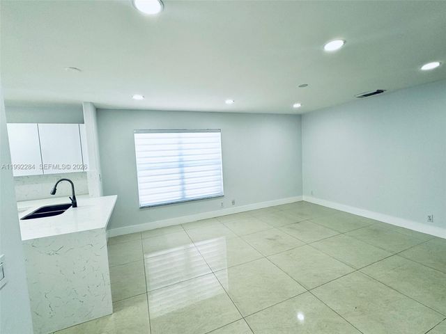 5002 SW 35th Ter, Hollywood, FL 33312