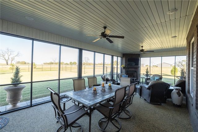 15350 Blackburn Road, Prairie Grove, AR 72753