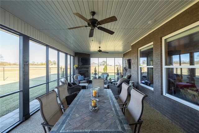 15350 Blackburn Road, Prairie Grove, AR 72753