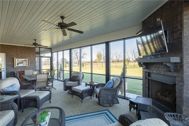 15350 Blackburn Road, Prairie Grove, AR 72753