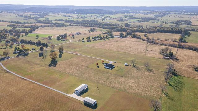 15350 Blackburn Road, Prairie Grove, AR 72753