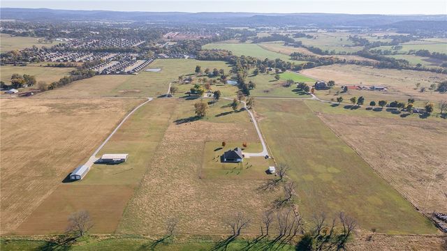 15350 Blackburn Road, Prairie Grove, AR 72753