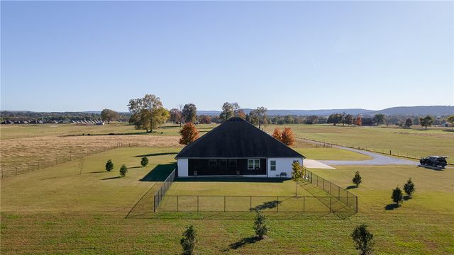 15350 Blackburn Road, Prairie Grove, AR 72753