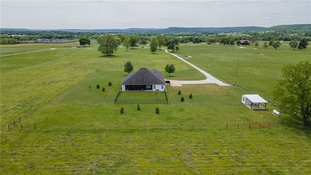 15350 Blackburn Road, Prairie Grove, AR 72753