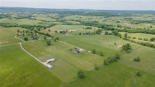 15350 Blackburn Road, Prairie Grove, AR 72753