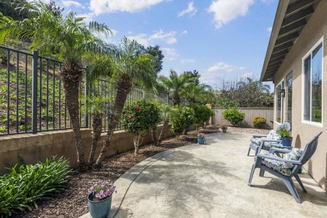 6374 Paseo Aspada Street, Carlsbad, CA 92009