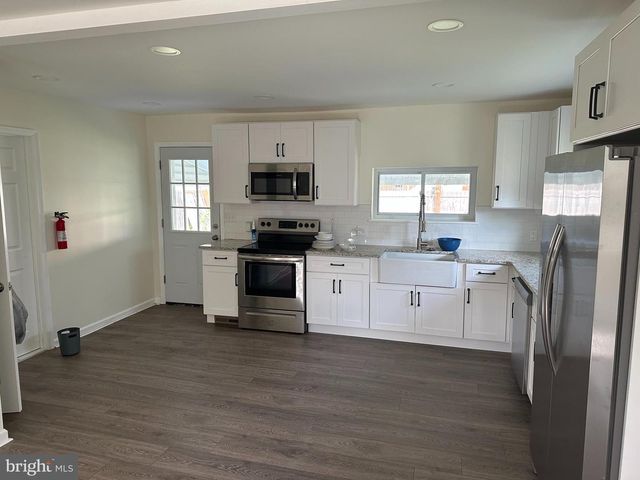 3517 DIXON AVE, Bristol, PA 19007