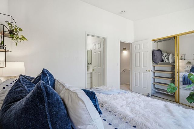 2586 Oak Road 229, Walnut Creek, CA 94597