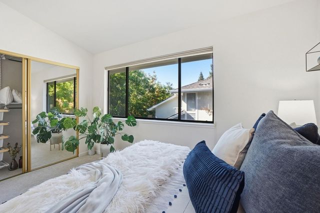 2586 Oak Road 229, Walnut Creek, CA 94597