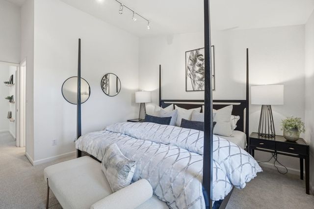 2586 Oak Road 229, Walnut Creek, CA 94597