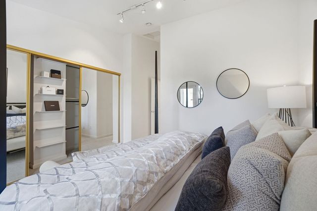 2586 Oak Road 229, Walnut Creek, CA 94597