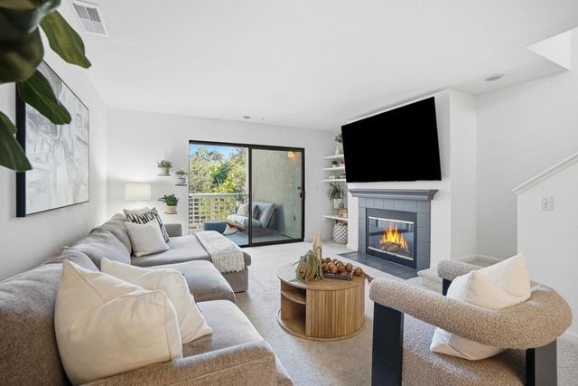 2586 Oak Road 229, Walnut Creek, CA 94597