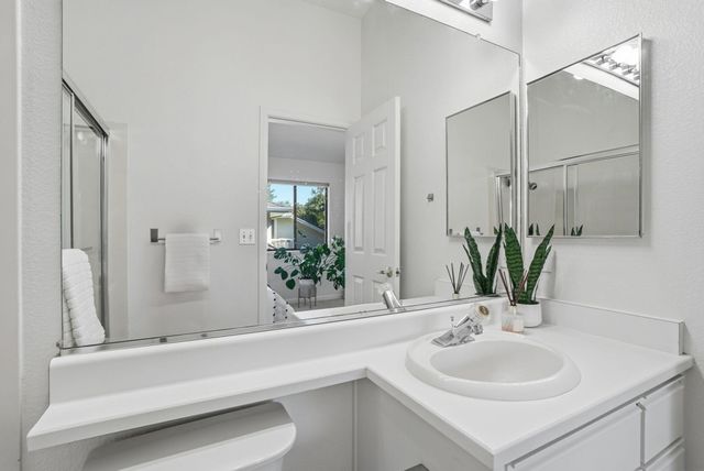 2586 Oak Road 229, Walnut Creek, CA 94597